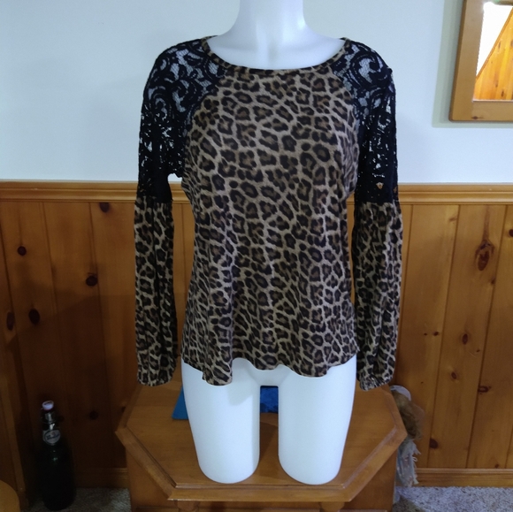 size M Michal Kors Womens Animal Print Round Neck Lace Pullover T-Shirt - Picture 16 of 16